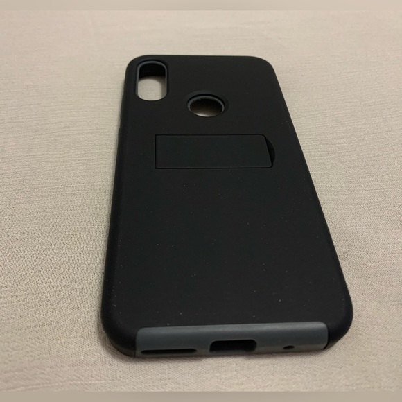 Moto E KICK | Dual-Layer Protective Kickstand Case Metro by T-Mobile - Picture 2 of 15